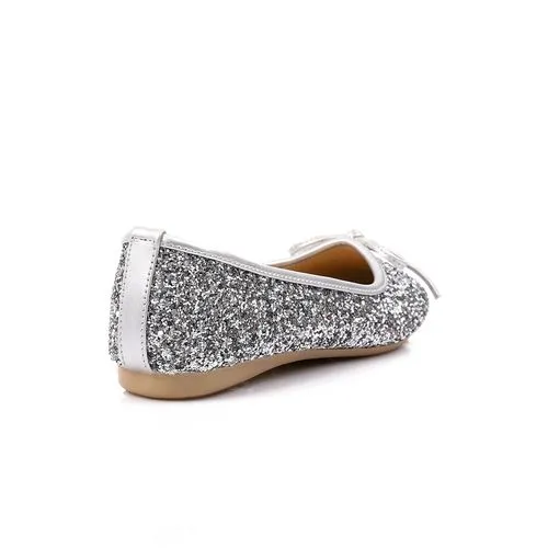 Comfortable Ballerina