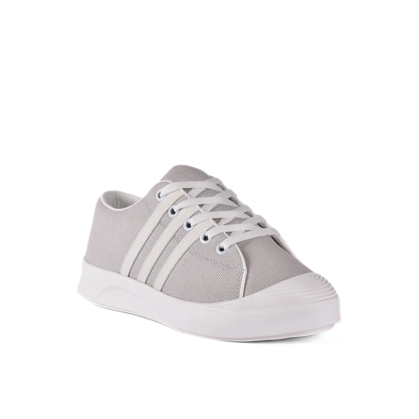 Fashionable Sneaker with Trims