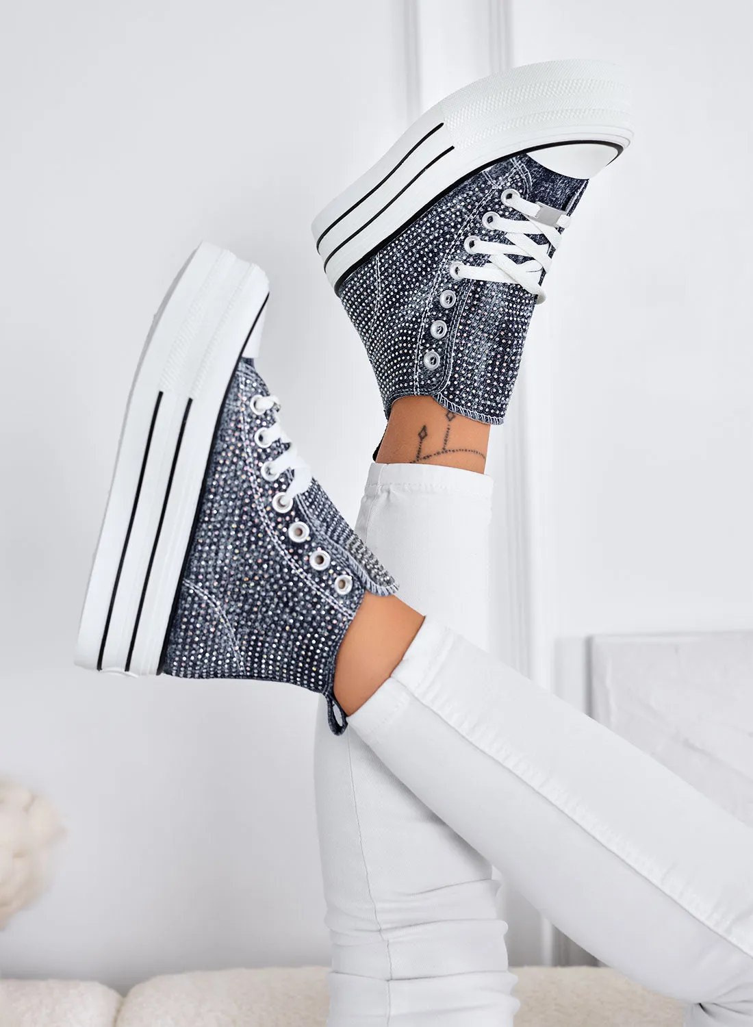 OLGA - Sneakers blu jeans alte con strass e suola platform