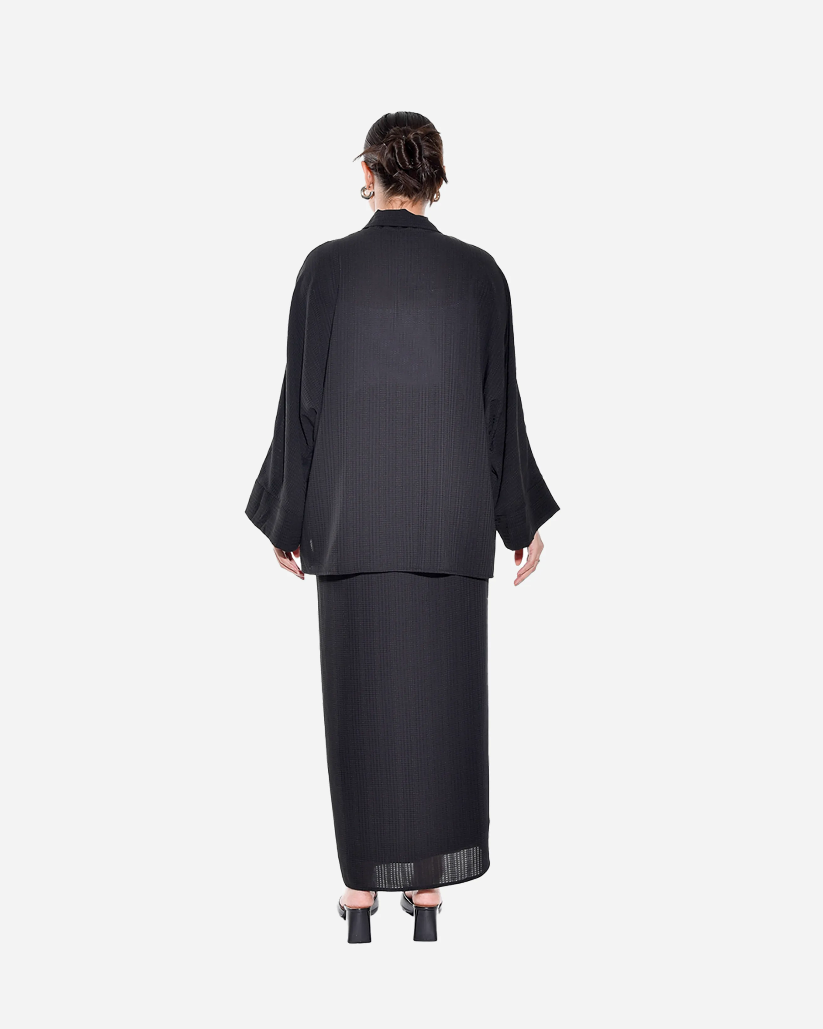 STELLA SET IN BLACK