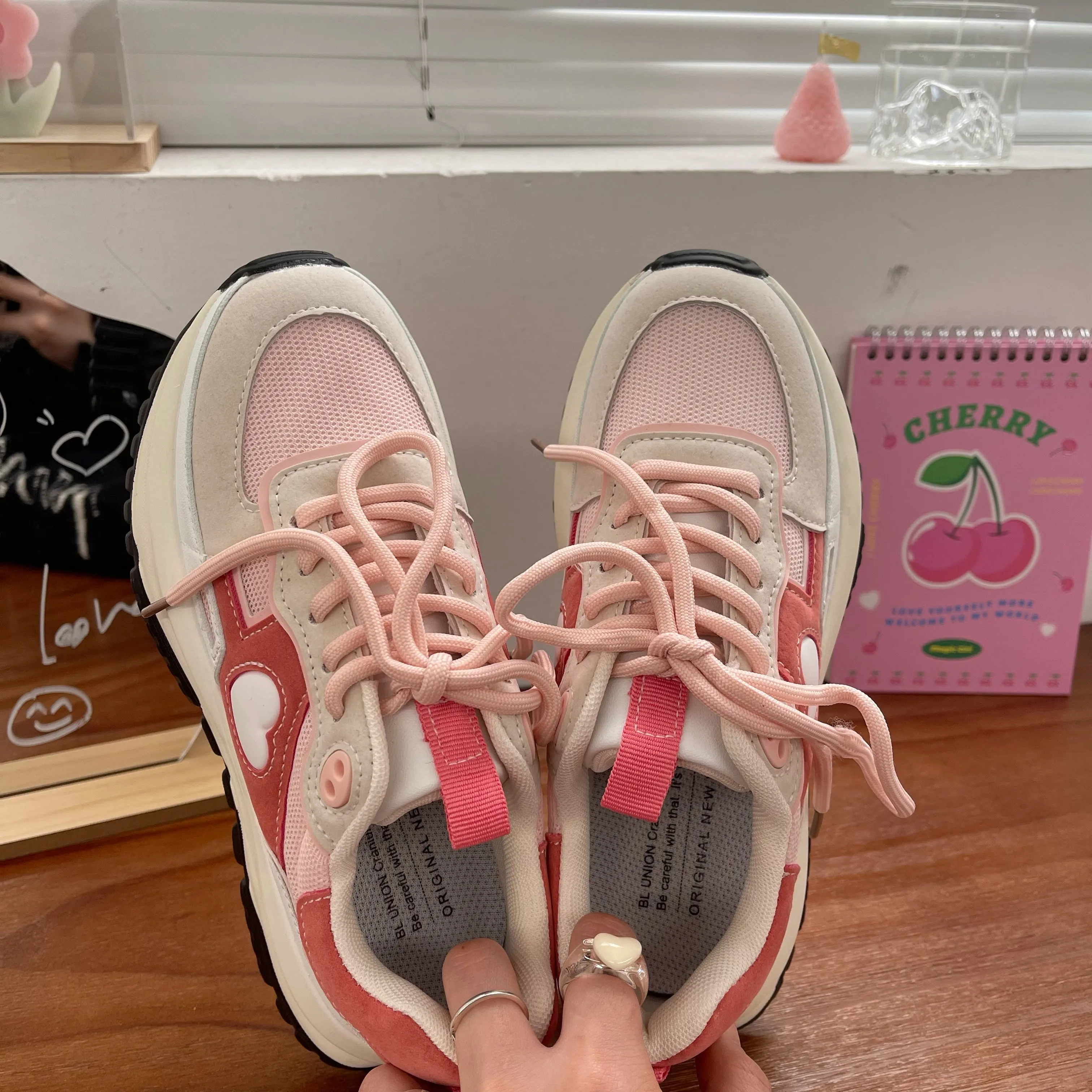 STRAWBERRY PINK SNEAKERS KF82705